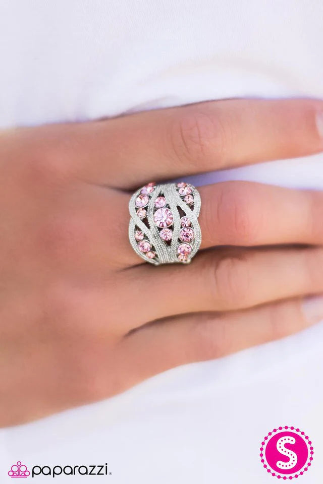 Anillo Paparazzi ~ La Reina Ha Llegado - Rosa