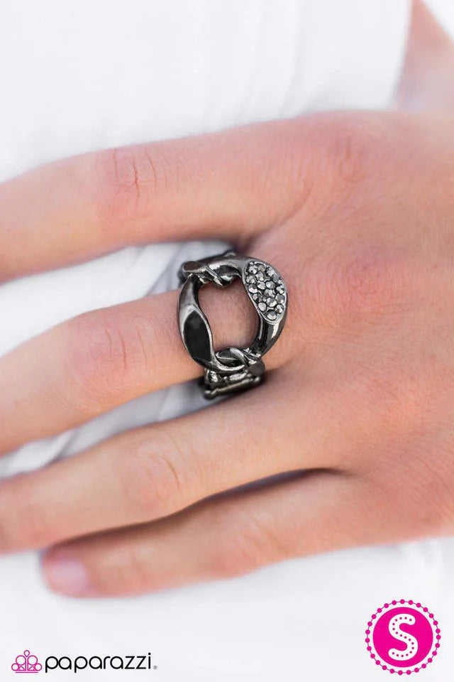 Paparazzi Ring ~ One-Two Punch - Black