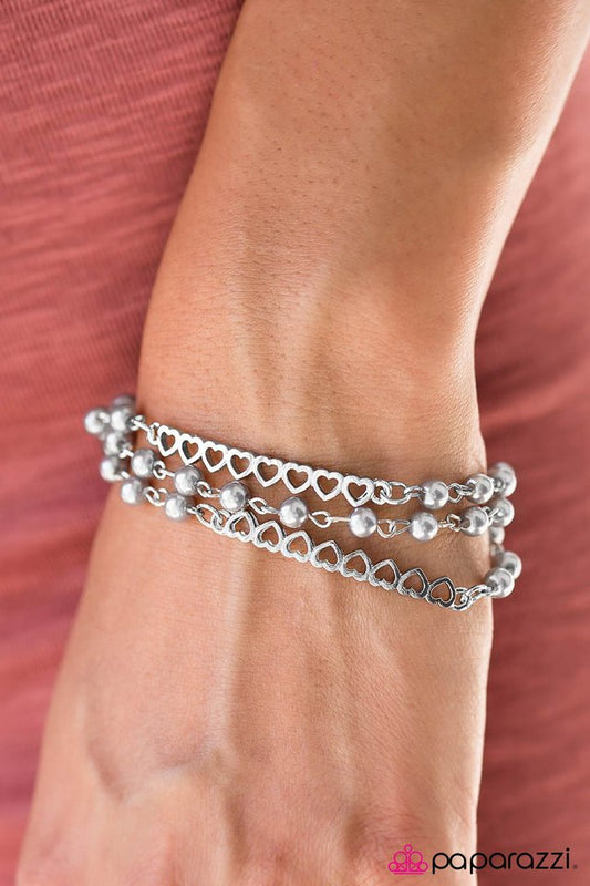 Pulsera Paparazzi ~ Amor y cariño - Plata