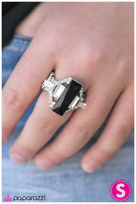 Anillo de los paparazzi ~ El Cadillac - Negro