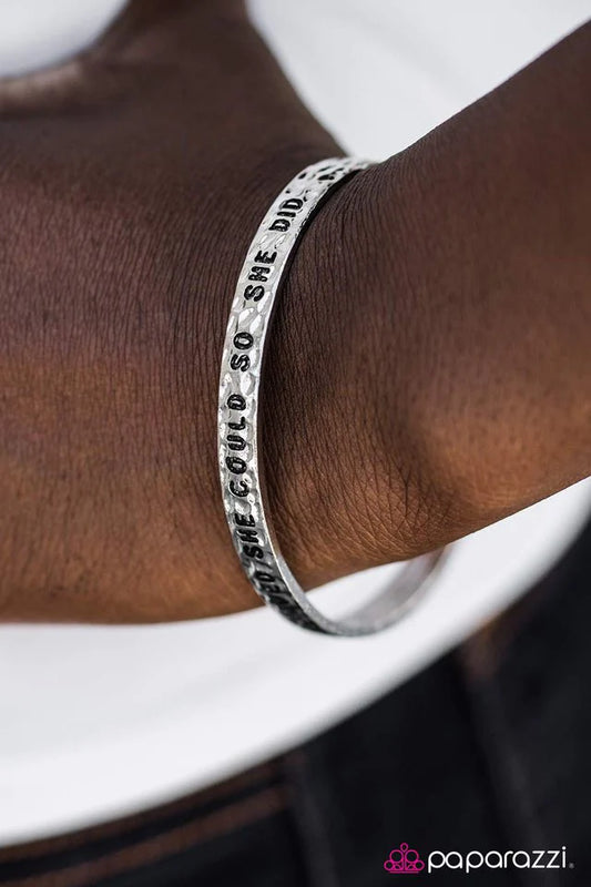 Pulsera Paparazzi ~ Ella creía que podía - Plata