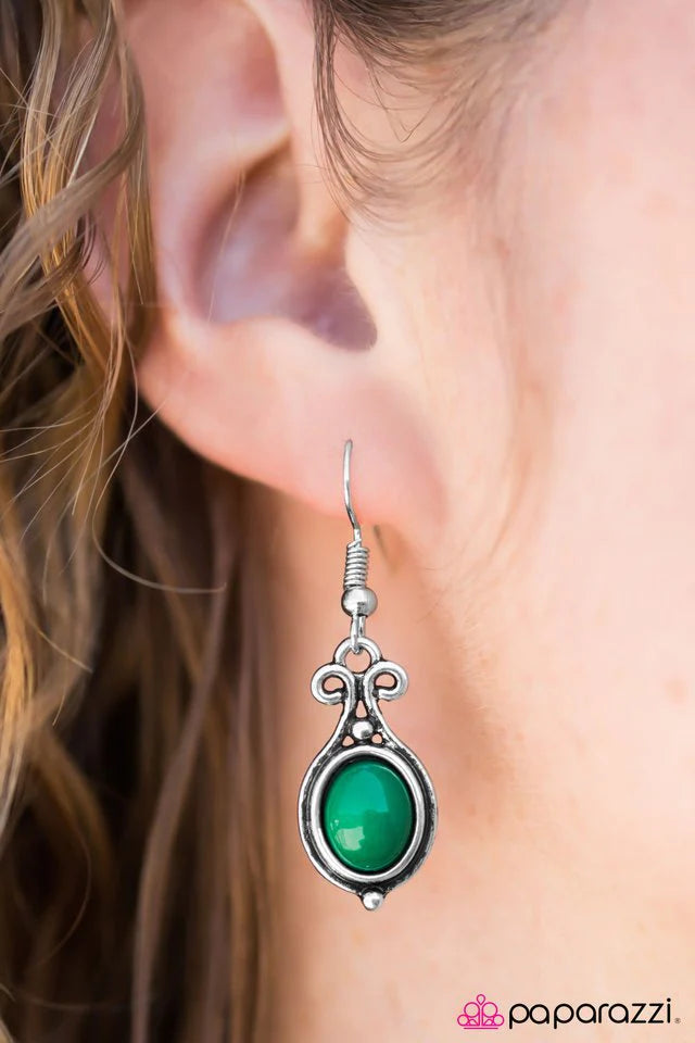 Paparazzi Earring ~ The Color Of Money - Green