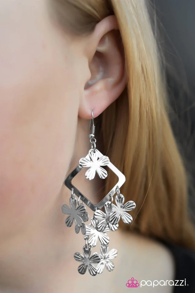 Paparazzi Earring ~ The Flower Patch - Silver