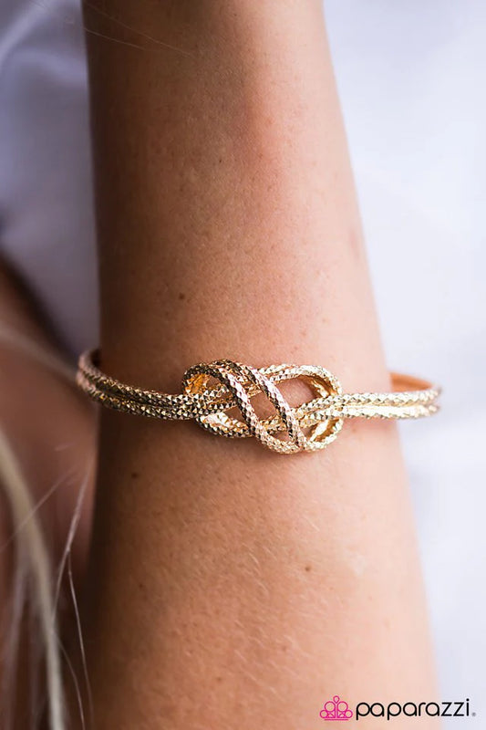 Paparazzi Bracelet ~ So KNOT Sorry - Gold