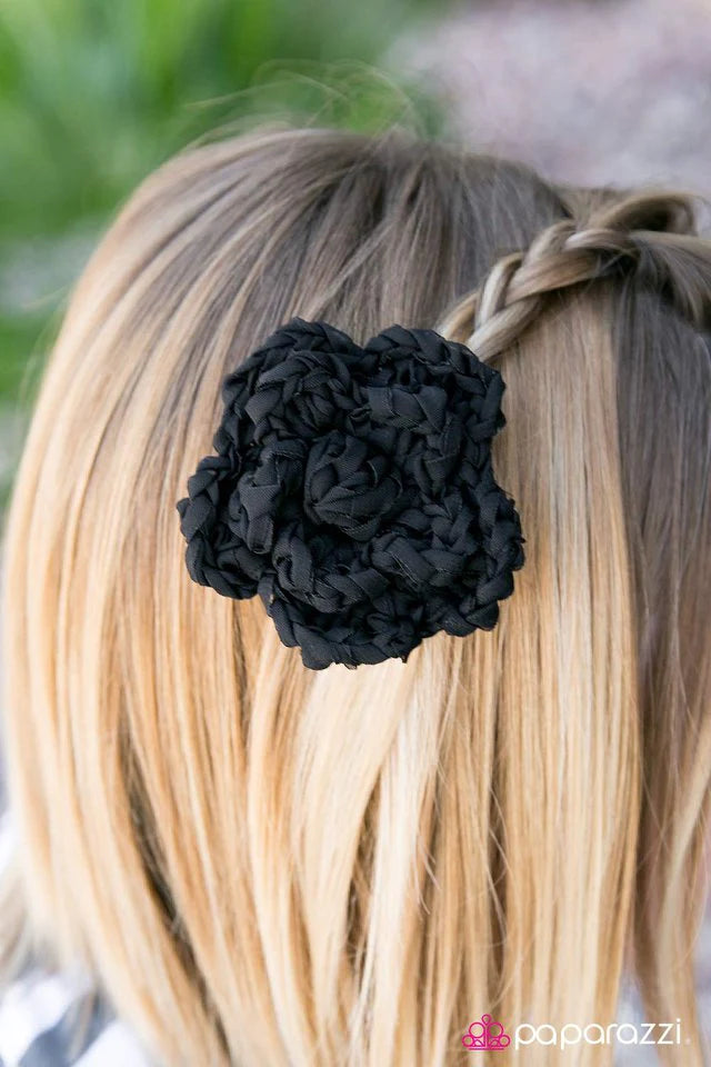 Accesorios para el cabello Paparazzi ~ Ramo trenzado - Negro