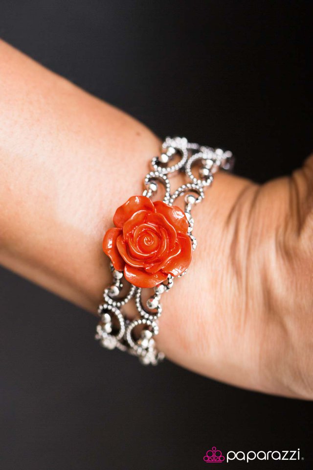 Pulsera Paparazzi ~ Botanical Bliss - Naranja