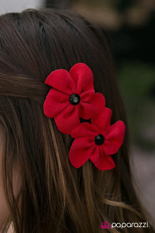 Accesorios para el cabello de Paparazzi ~ Petal Poise - Rojo