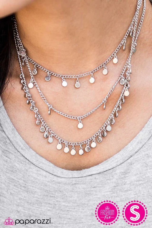 Collar Paparazzi ~ Siempre en CHIME - Plata