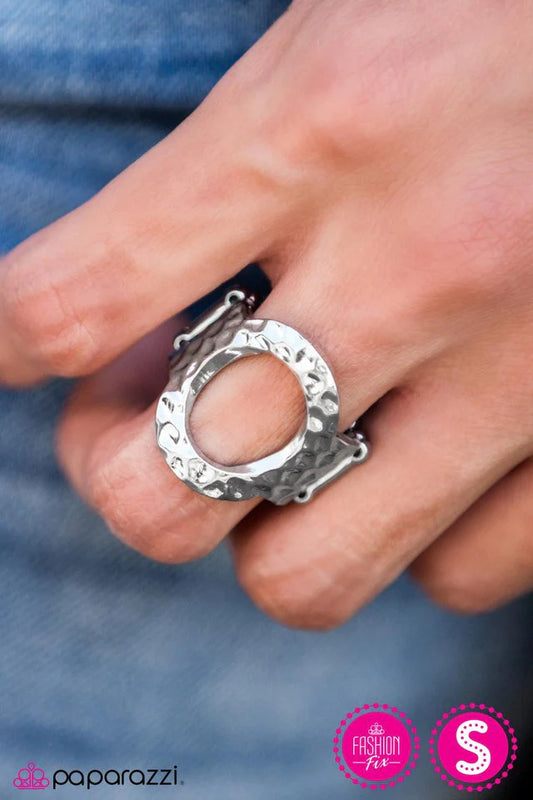 Paparazzi Ring ~ Whats The O-ccasion? - Silver