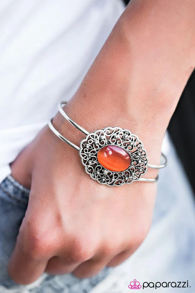 Pulsera Paparazzi ~ FRILL Seeker - Naranja