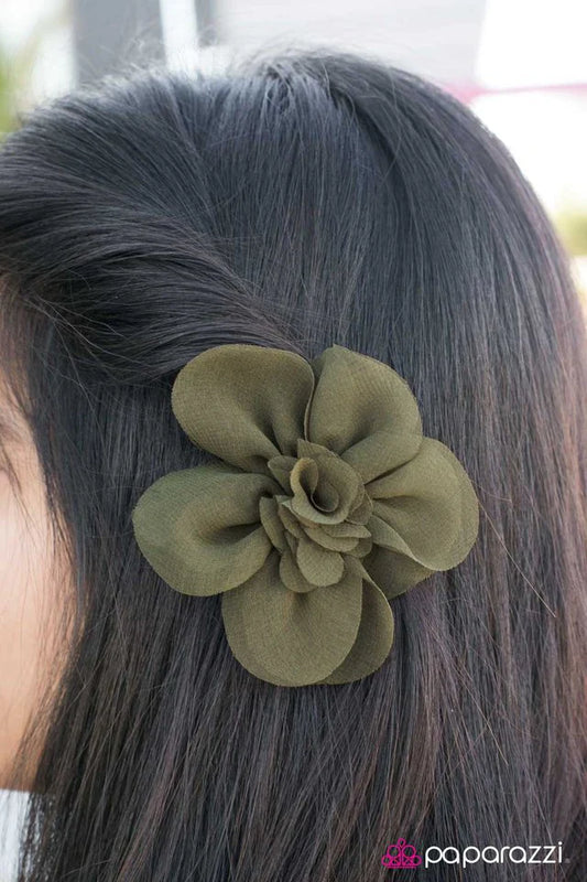 Accesorios para el cabello de Paparazzi ~ Bookworm - Verde