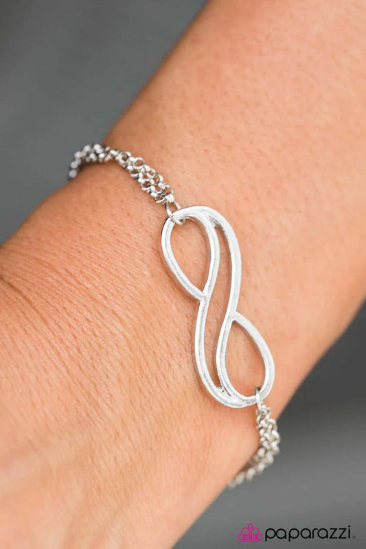 Pulsera Paparazzi ~ Hasta el fin de los tiempos - Plata