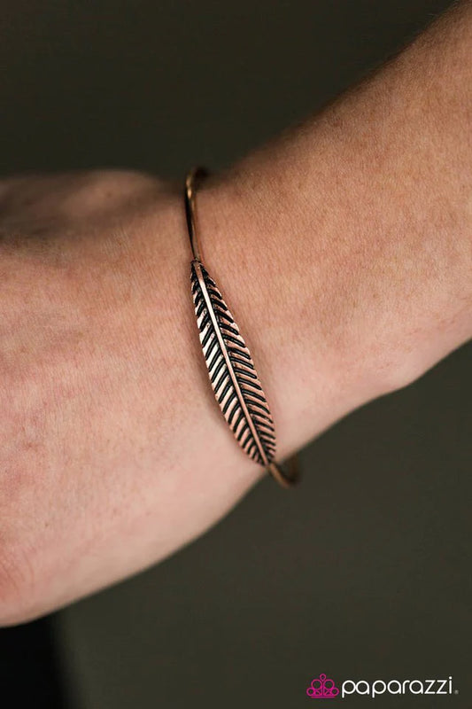 Pulsera Paparazzi ~ The Sooner The FEATHER - Cobre