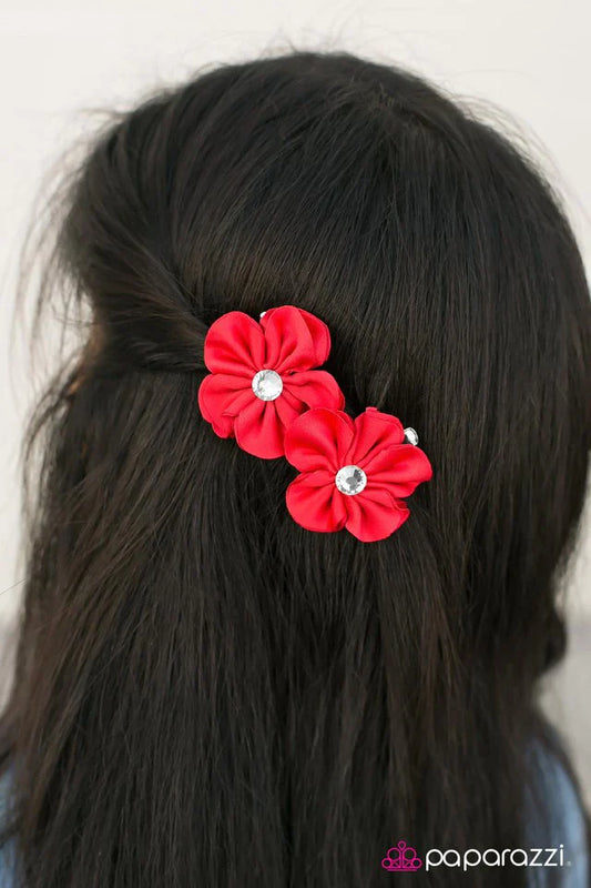 Accesorios para el cabello de Paparazzi ~ Besos dulces - Rojo