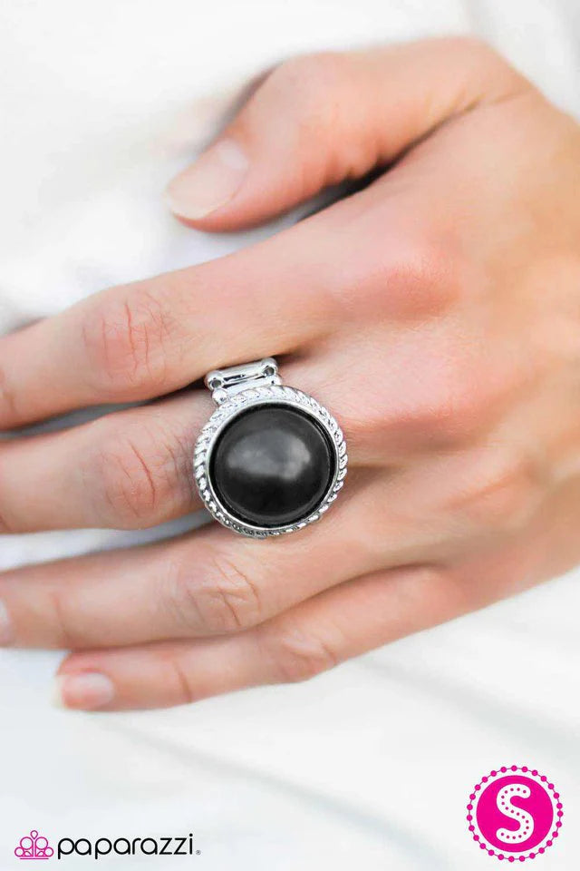 Paparazzi Ring ~ Take My Hand - Black