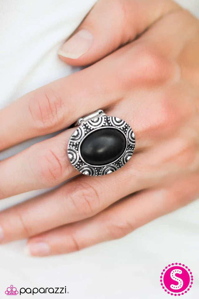 Paparazzi Ring ~ Dune Chaser - Black