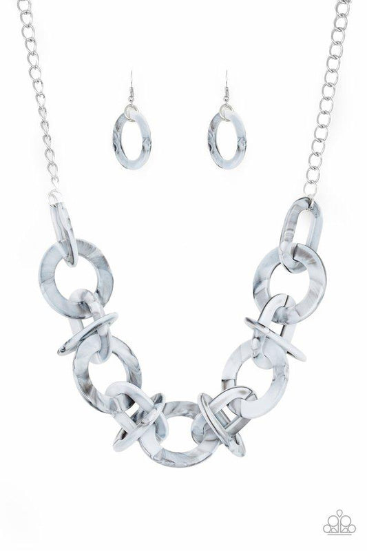 Collar Paparazzi ~ Charm cromático - Plata