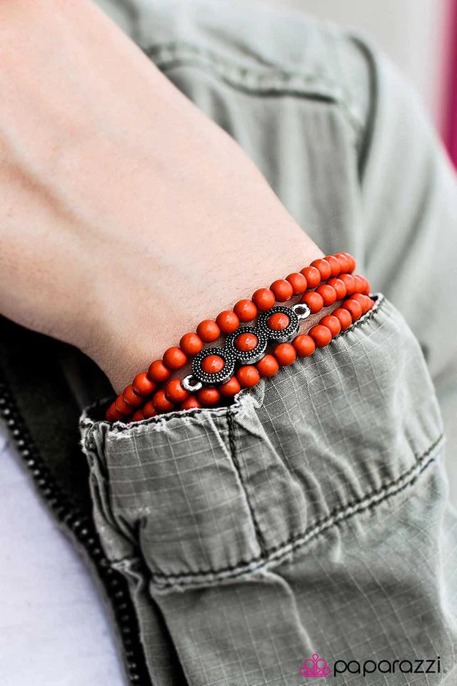 Pulsera Paparazzi ~ Happy Trails - Naranja