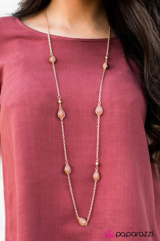 Paparazzi Necklace ~ Teardrop Diva - Gold