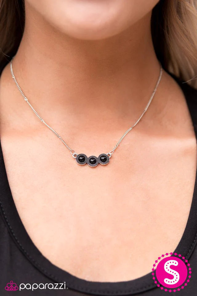 Paparazzi Necklace ~ Country Classic - Black
