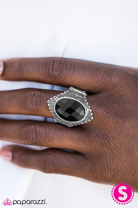 Anillo Paparazzi ~ Alto Voltaje - Negro