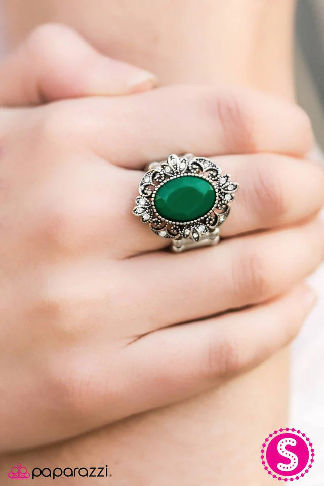 Anillo Paparazzi: ¿Es amor o brillo? - Verde