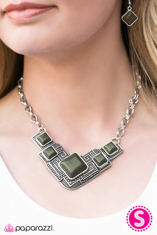 Paparazzi Necklace ~ Way To Make An EMPRESS-ion! - Green