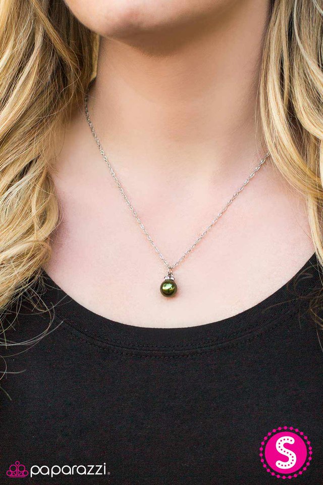 Paparazzi Necklace ~ PEARLS Are A Girls Best Friend - Green