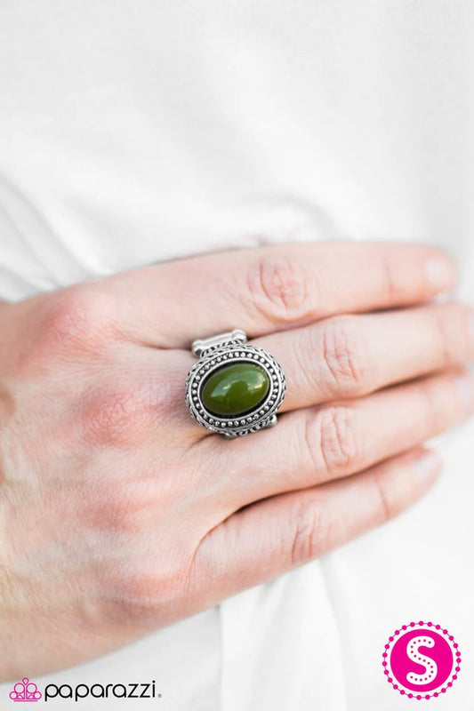 Paparazzi Ring ~ The New World - Green