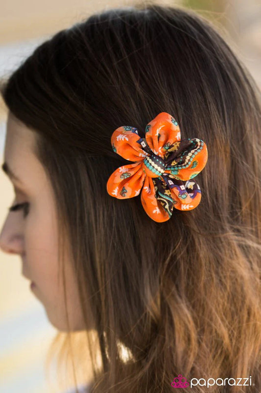 Accesorios para el cabello de Paparazzi ~ Hawaiian Hollow - Naranja