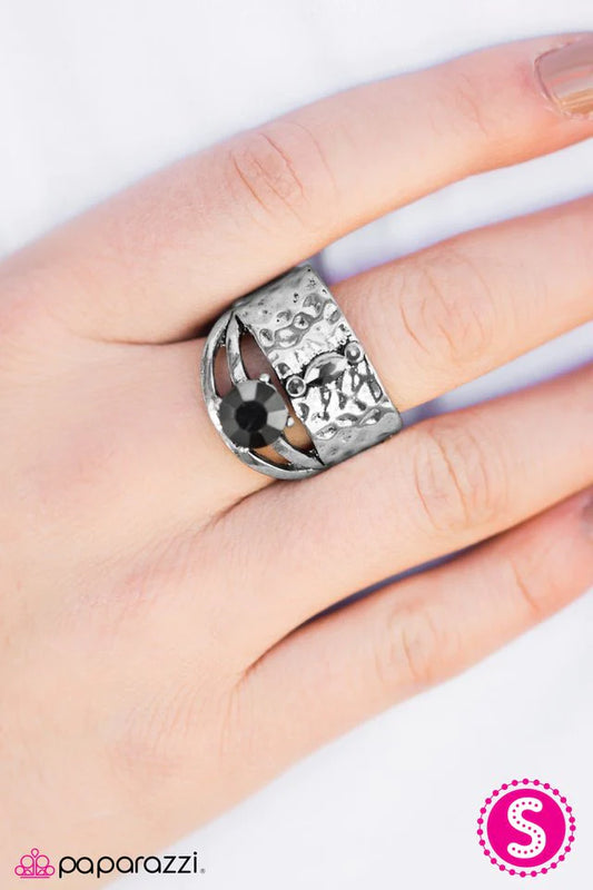 Paparazzi Ring ~ Treasured Heirloom - Silver