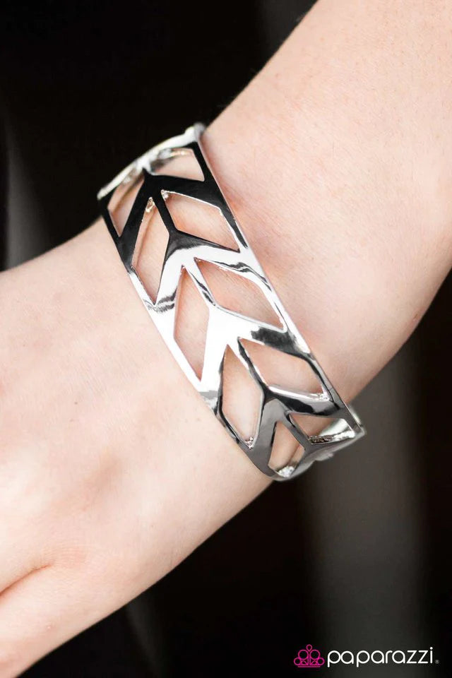 Paparazzi Bracelet ~ Me and My Arrow - Silver