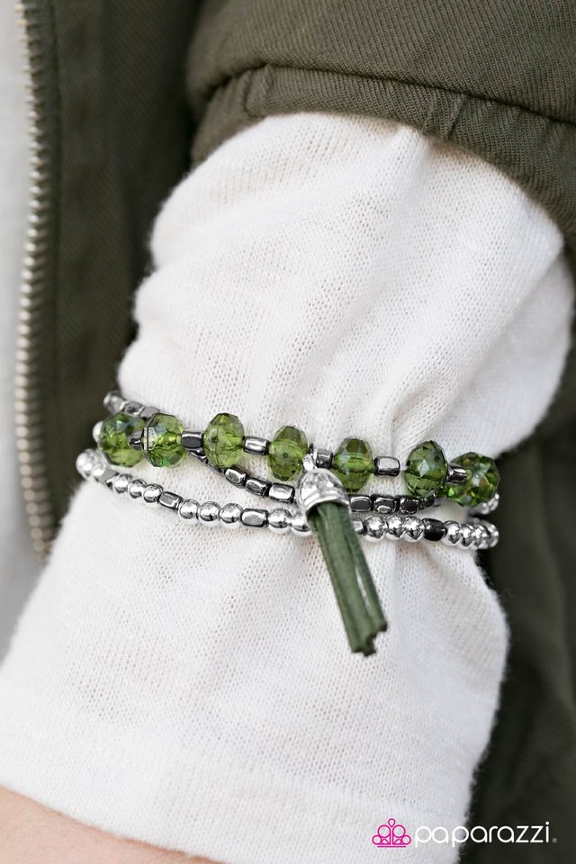 Paparazzi Bracelet ~ Nama-Stay The Night - Green