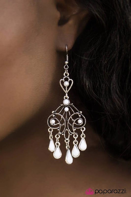 Paparazzi Earring ~ Diva Decadence - White