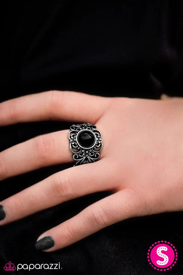 Paparazzi Ring ~ Jolly Good Time- Black