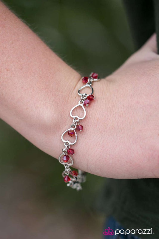 Pulsera Paparazzi ~ Corazones tiernos - Rojo