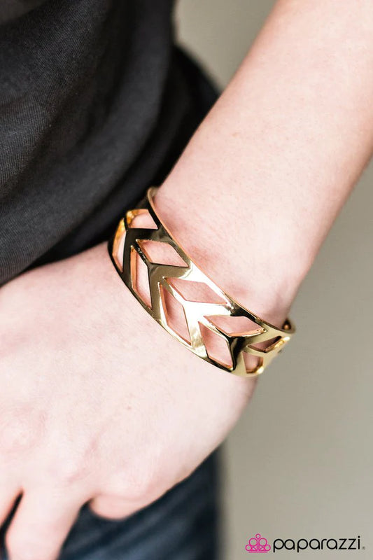 Paparazzi Bracelet ~ Me and My Arrow - Gold