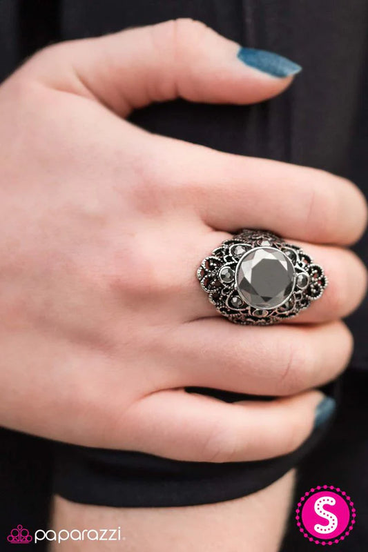 Paparazzi Ring ~ Vintage Vixen - Silver