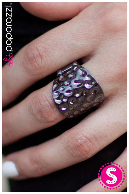 Paparazzi Ring ~ Hammer It Out - Black