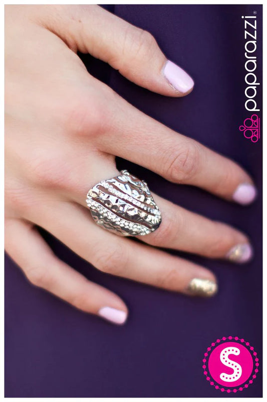 Anillo Paparazzi ~ Curve Appeal - Plata