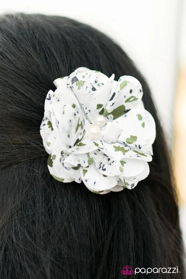 Paparazzi Hair Accessories ~ Just Be Merry - White