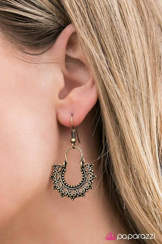 Paparazzi Earring ~ Agree To FILIGREE - Brass