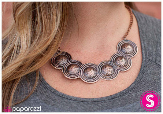 Collar Paparazzi ~ Alrededor de ti - Cobre