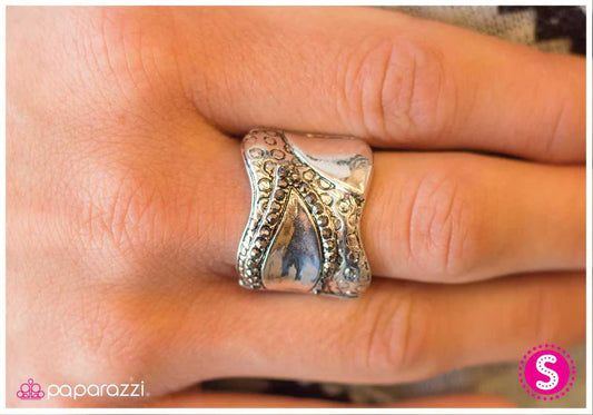 Paparazzi Ring ~ Hope Floats - Silver