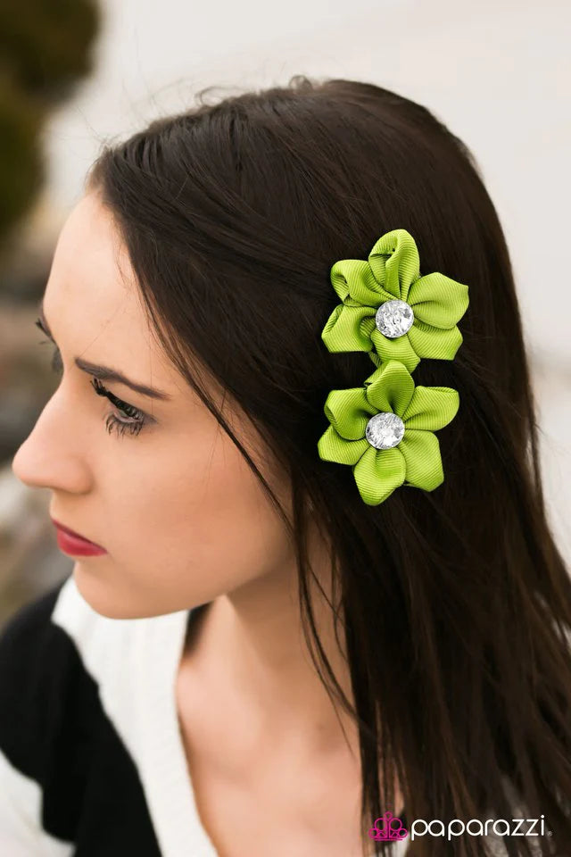 Paparazzi Hair Accessories ~ A Tale of Two Daisies - Green