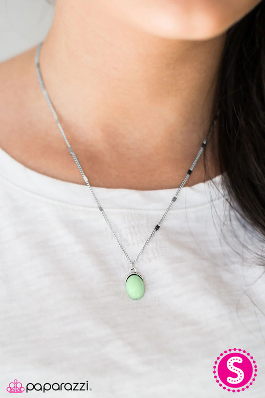 Collar Paparazzi ~ Una vida colorida - Verde