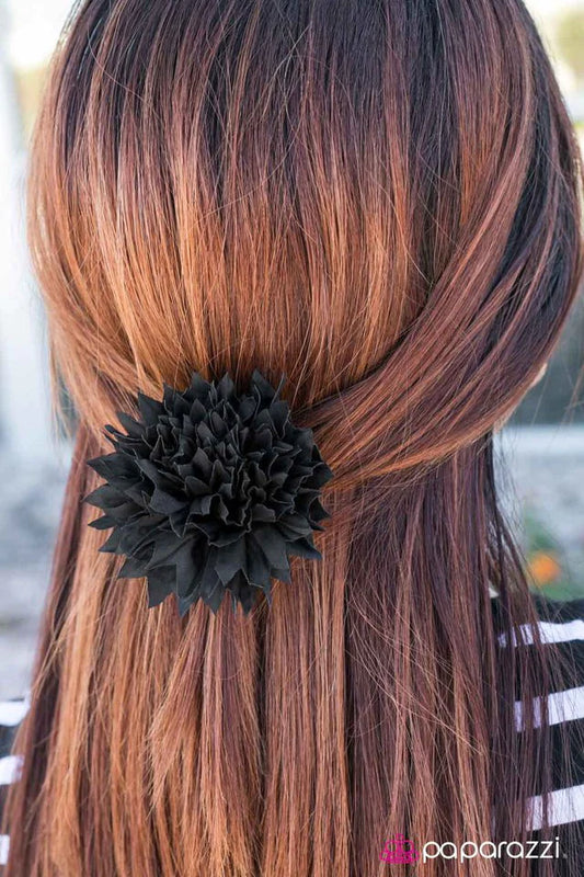 Accesorios para el cabello Paparazzi ~ Skipped A Beat - Negro