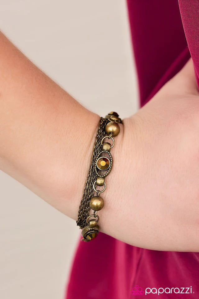 Paparazzi Bracelet ~ Seeing Eye to Eye - Brass