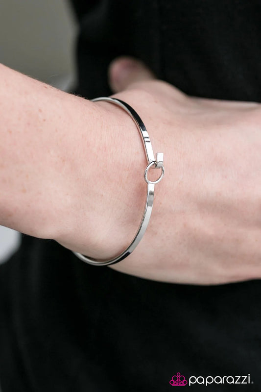 Pulsera Paparazzi ~ Estilo minimalista - Plata