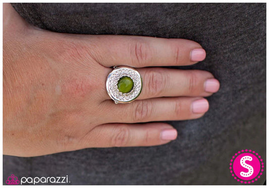 Anillo Paparazzi ~ Eye Spy - Verde